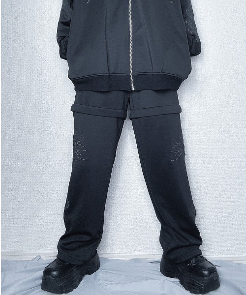 ililil(イルイルイル)の「『ililil/イルイルイル』【天獄螺蛇】2way刺繍ジャージパンツ トラックパンツ(その他パンツ・メンズ・ブラック・FREE)」の2枚目の写真