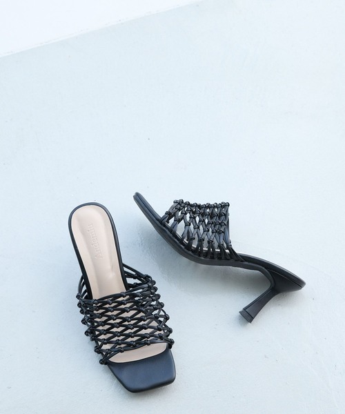 Andemiu(アンデミュウ)の「アソートミュール324851(サンダル・レディース・ホワイト系その他/アイボリー/ブラック/レッド系その他/ブラック系その他・LARGE/MEDIUM)」の4枚目の写真