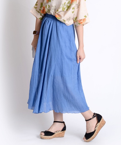 MARAI(マーライ)の「コットンエアリーロングスカート ダブルガーゼ ウエストゴム(スカート・レディース・ブルー系/レッド/パープル/ブラック/ブルー/イエロー/ピンク/サックスブルー系/ネイビー系/グリーン系/カーキ系/ホワイト系/ピンク系/パープル系/ホワイト/グリーン・LARGE/MEDIUM)」の10枚目の写真