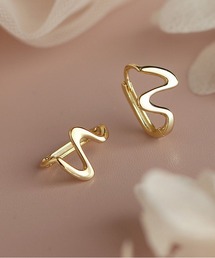 ウェーブツイストピアス