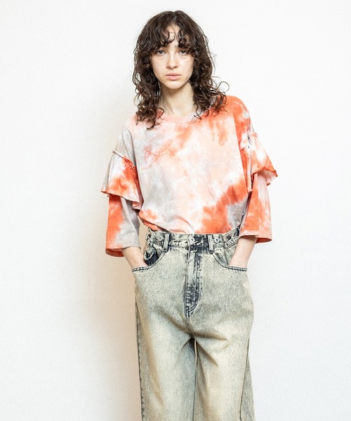 OSMOSIS（オズモーシス）の「タイダイショルダーフリルTシャツ（Tシャツ/カットソー・レディース・カーキ/オレンジ/チャコール・ONE SIZE）」の3枚目の写真