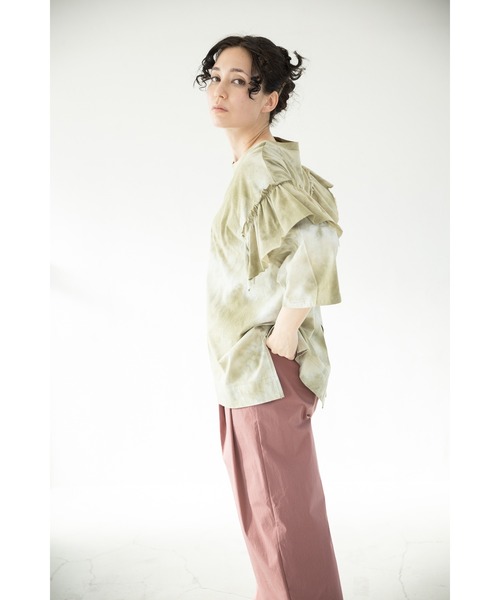 OSMOSIS（オズモーシス）の「タイダイショルダーフリルTシャツ（Tシャツ/カットソー・レディース・カーキ/オレンジ/チャコール・ONE SIZE）」の6枚目の写真