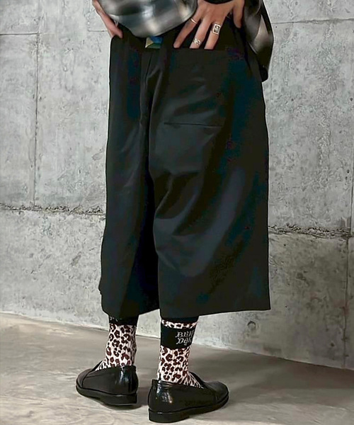 WISM(ウィズム)の「GARDENS&SEEDS / ガーデンズアンドシーズ INNER-G JORTS(その他パンツ・メンズ・ブラック・MEDIUM/LARGE)」の8枚目の写真