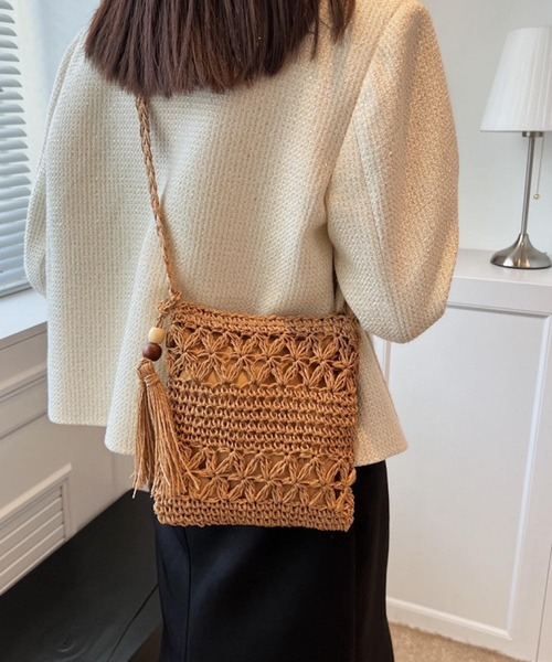 VIBGYOR(ヴィブジョー)の「Mignonjour/かごタッセルショルダーバッグ M2761(ショルダーバッグ・レディース・ブラウン/ベージュ・FREE)」の2枚目の写真