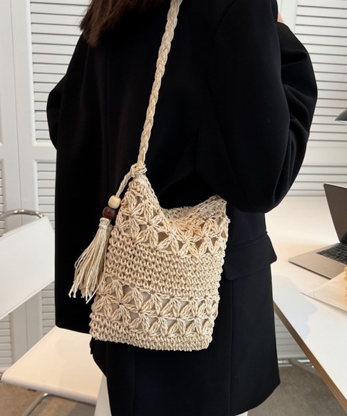 VIBGYOR(ヴィブジョー)の「Mignonjour/かごタッセルショルダーバッグ M2761(ショルダーバッグ・レディース・ブラウン/ベージュ・FREE)」の6枚目の写真