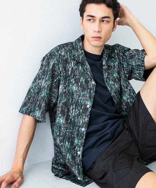 URBAN RESEARCH(アーバンリサーチ)の「LONGCHAMP PRINT SHIRTS(シャツ/ブラウス・メンズ・ブラック系その他/オレンジ系その他/グリーン系その他/ブルー系その他・MEDIUM/LARGE)」の2枚目の写真