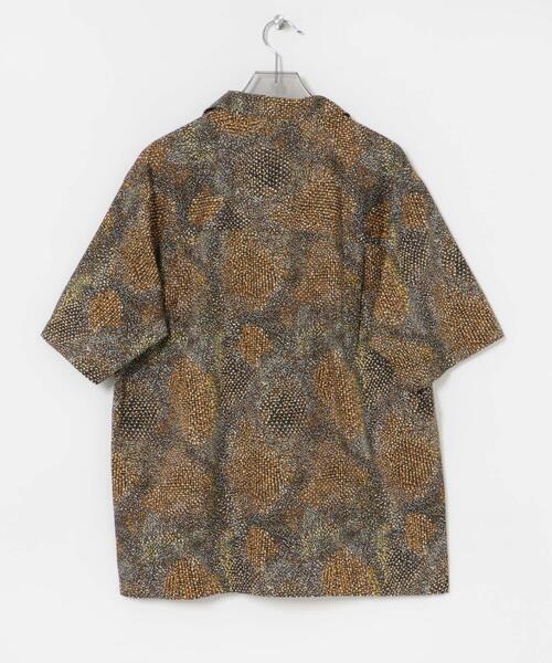 URBAN RESEARCH(アーバンリサーチ)の「LONGCHAMP PRINT SHIRTS(シャツ/ブラウス・メンズ・ブラック系その他/オレンジ系その他/グリーン系その他/ブルー系その他・MEDIUM/LARGE)」の15枚目の写真