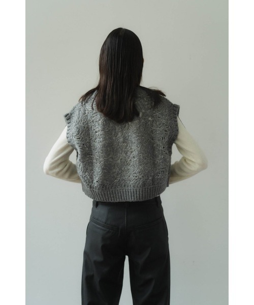 Knuth Marf(クヌースマーフ)の「embroidery knit best(ベスト・レディース・レッド/グレー・FREE)」の6枚目の写真