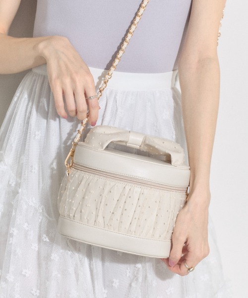 tocco closet(トッコ クローゼット)の「【ZOZO限定】チュール重ねバニティバッグ(ショルダーバッグ・レディース・アイボリー/ブラック・M)」の7枚目の写真