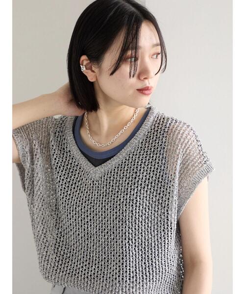 Samansa Mos2 blue(サマンサモスモスブルー)の「メランジラメメッシュニットベスト(ニット/セーター・レディース・グレー/キナリ/ベージュ・F)」の5枚目の写真