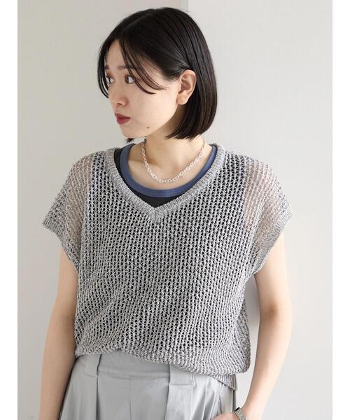 Samansa Mos2 blue(サマンサモスモスブルー)の「メランジラメメッシュニットベスト(ニット/セーター・レディース・グレー/キナリ/ベージュ・F)」の6枚目の写真