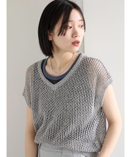 Samansa Mos2 blue(サマンサモスモスブルー)の「メランジラメメッシュニットベスト(ニット/セーター・レディース・グレー/キナリ/ベージュ・F)」の10枚目の写真