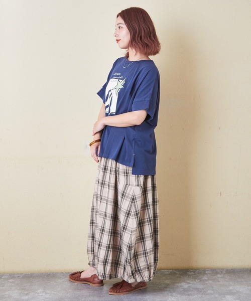 CUBE SUGAR（キューブシュガー）の「32/-OE天竺グラフィックプリントスクエアTシャツ（Tシャツ/カットソー・レディース・グリーン/ホワイト/マルチ/グレイッシュベージュ/ネイビー/イエロー・M）」の8枚目の写真