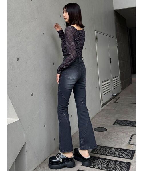 MURUA(ムルーア)の「スウィッチングスタッズデニム(デニムパンツ・レディース・ブラウン/ブラック・2/1)」の9枚目の写真