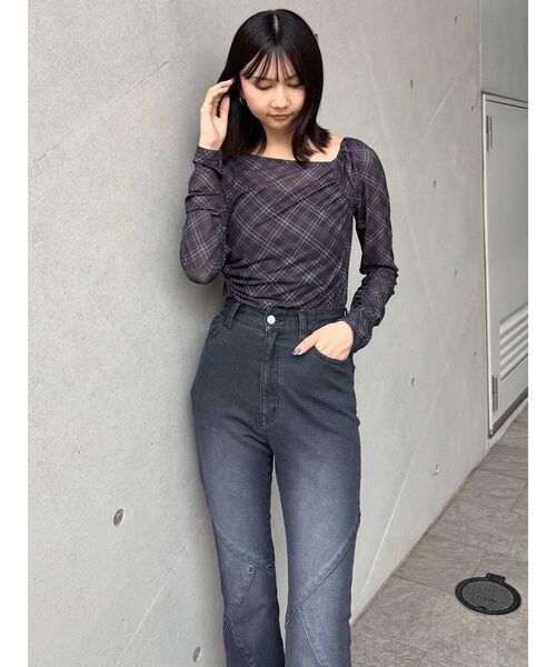 MURUA(ムルーア)の「スウィッチングスタッズデニム(デニムパンツ・レディース・ブラウン/ブラック・2/1)」の10枚目の写真