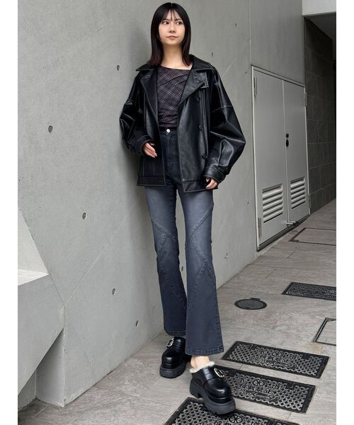 MURUA(ムルーア)の「スウィッチングスタッズデニム(デニムパンツ・レディース・ブラウン/ブラック・2/1)」の11枚目の写真