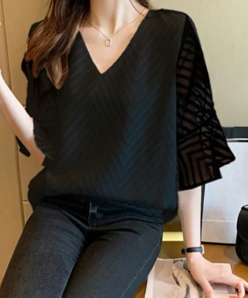 Beststore(ベストストア)の「Vネックシフォンブラウス カジュアル レースブラウス(シャツ/ブラウス・レディース・ブラック/ホワイト/ピンク/ネイビー・FREE)」の2枚目の写真