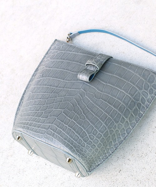 sankyo shokai（サンキョウショウカイ）の「クロコダイルレザー ミニショルダーバッグ ポシェット（ショルダーバッグ・レディース・ブルー/ライトピンク/ブラック/ライトグレー/イエロー・FREE）」の13枚目の写真