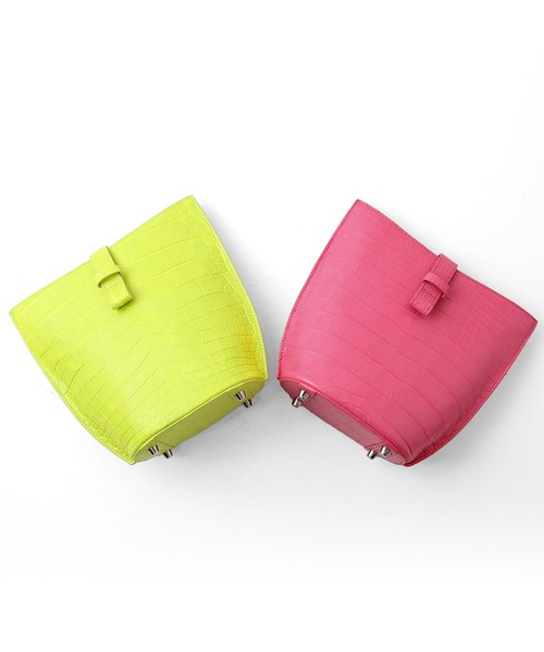 sankyo shokai（サンキョウショウカイ）の「クロコダイルレザー ミニショルダーバッグ ポシェット（ショルダーバッグ・レディース・ブルー/ライトピンク/ブラック/ライトグレー/イエロー・FREE）」の14枚目の写真