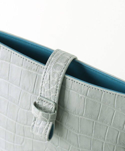 sankyo shokai（サンキョウショウカイ）の「クロコダイルレザー ミニショルダーバッグ ポシェット（ショルダーバッグ・レディース・ブルー/ライトピンク/ブラック/ライトグレー/イエロー・FREE）」の17枚目の写真
