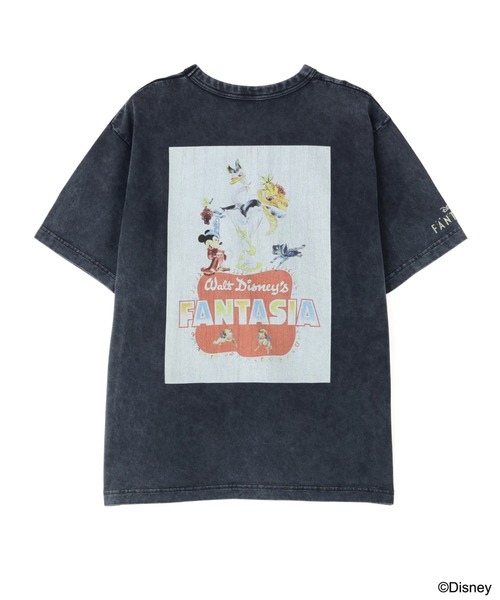 Disney(ディズニー)の「《Disney Collection》FANTASIA / MICKEY MOUSE / FILM POSTER T-SHIRT / AVIREX / アヴィレックス(Tシャツ/カットソー・メンズ・チャコール/オフホワイト・MEDIUM/LARGE/X-LARGE/XX-LARGE)」の2枚目の写真