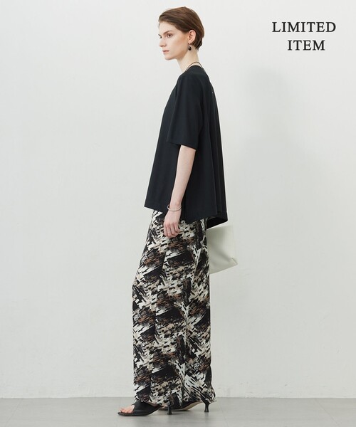 ICB(アイシービー)の「シアートリコット ペプラムカットソー(Tシャツ/カットソー・レディース・アイボリー系/ブラック系/パイングリーン系・SMALL/X-SMALL/MEDIUM)」の6枚目の写真