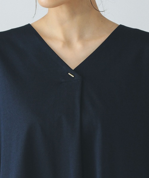 GLOBAL WORK（グローバルワーク）の「リッチクリーンVネックプルオーバー/289387（Tシャツ/カットソー・レディース・ネイビー/ブラック/オフホワイト/テラコッタ・LARGE/MEDIUM）」の19枚目の写真