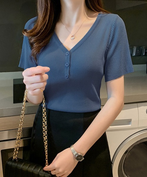 Miniministore（ミニミニストア）の「Vネックリブニットトップス 着やせ 無地（ニット/セーター・レディース・ホワイト/ブルー/ブラック・FREE）」の13枚目の写真