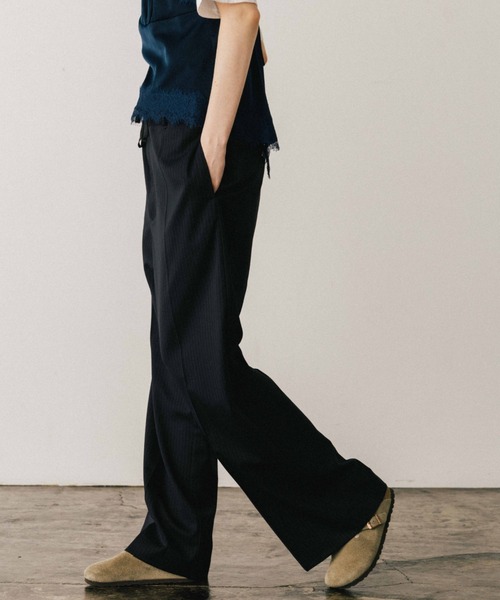 CREDONA(クレドナ)の「SUITING GATHER TROUSER/スーチングギャザートラウザー(スラックス・レディース・ブラック/ネイビー・0/1)」の8枚目の写真