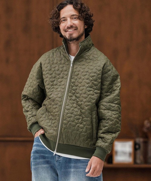 CAMBIO(カンビオ)の「mj10868-Star Pattern Quilted Stand Collar Jacket スタンドカラージャケット(ブルゾン・メンズ・ブラック/オリーブ・S/M/L)」の1枚目の写真