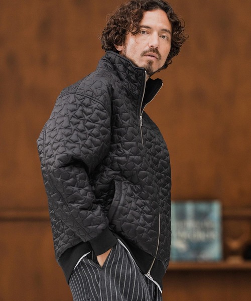 CAMBIO(カンビオ)の「mj10868-Star Pattern Quilted Stand Collar Jacket スタンドカラージャケット(ブルゾン・メンズ・ブラック/オリーブ・S/M/L)」の4枚目の写真