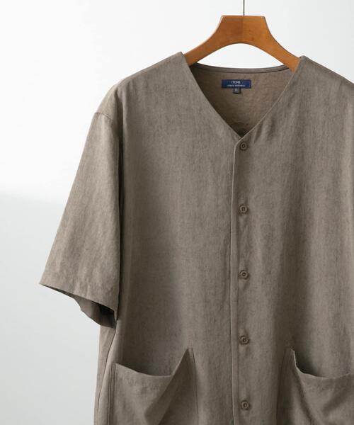 ITEMS URBANRESEARCH（アイテムズ アーバンリサーチ）の「F.S. Vネック半袖シャツ（シャツ/ブラウス・メンズ・ネイビー/カーキ/ベージュ/グレー・LARGE/MEDIUM）」の3枚目の写真