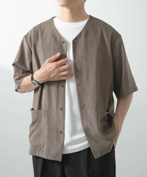 ITEMS URBANRESEARCH（アイテムズ アーバンリサーチ）の「F.S. Vネック半袖シャツ（シャツ/ブラウス・メンズ・ネイビー/カーキ/ベージュ/グレー・LARGE/MEDIUM）」の22枚目の写真
