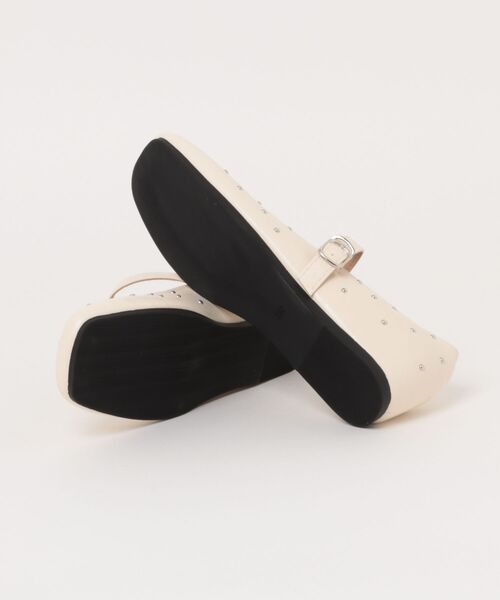 Nia（ニア）の「Nia(ニア)/スタッズドット　メリージェーンシューズ（バレエシューズ・レディース・レッド/ブラック/アイボリー・40/38/36）」の5枚目の写真