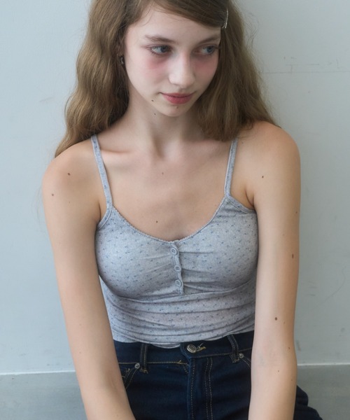 Birthday room（バースデイルーム）の「カップ付き小花柄キャミソール/Small floral print camisole（キャミソール・レディース・グレー/ブラック/アイボリー・FREE）」の3枚目の写真