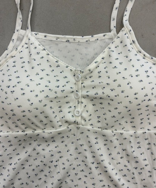 Birthday room（バースデイルーム）の「カップ付き小花柄キャミソール/Small floral print camisole（キャミソール・レディース・グレー/ブラック/アイボリー・FREE）」の4枚目の写真