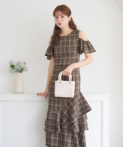 Ambre Neige(アンブルネージュ)の「open shoulder asymmetrical frill dress / オープンショルダーアシメフリルワンピース(ワンピース・レディース・杢グレー/ブラウン系その他・FREE)」の20枚目の写真
