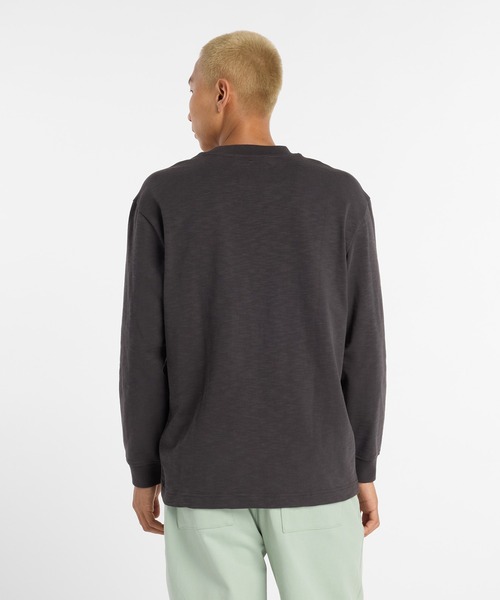 NEW BALANCE(ニューバランス)の「NB GREY ロングスリーブ(Tシャツ/カットソー・メンズ・アイボリー/ネイビー/ダークグレー・X-LARGE/LARGE/MEDIUM/SMALL/XX-LARGE)」の5枚目の写真