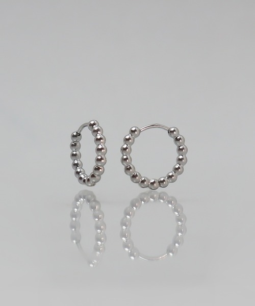 ieLS(イエルズ)の「金属アレルギー対応「ieLS」ステンレス ボールデザインフープピアス(ピアス(両耳用)・メンズ・ゴールド/シルバー・ONE SIZE)」の3枚目の写真