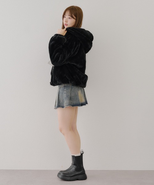 continuer de NICE CLAUP(コンティニューデナイスクラップ)の「ファーボリュームフードパーカー(ブルゾン・レディース・アイボリー/ピンクベージュ/ブラック/モカ・FREE)」の18枚目の写真