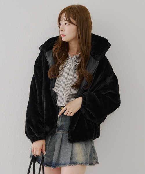 continuer de NICE CLAUP(コンティニューデナイスクラップ)の「ファーボリュームフードパーカー(ブルゾン・レディース・アイボリー/ピンクベージュ/ブラック/モカ・FREE)」の15枚目の写真