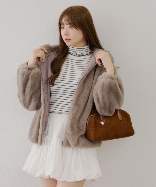 continuer de NICE CLAUP(コンティニューデナイスクラップ)の「ファーボリュームフードパーカー(ブルゾン・レディース・アイボリー/ピンクベージュ/ブラック/モカ・FREE)」の10枚目の写真