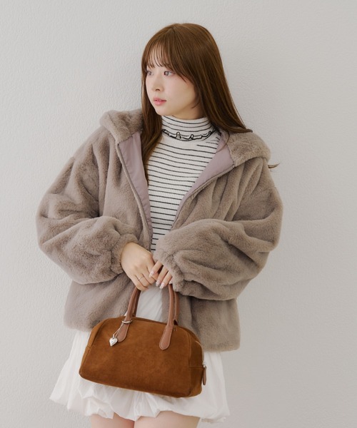 continuer de NICE CLAUP(コンティニューデナイスクラップ)の「ファーボリュームフードパーカー(ブルゾン・レディース・アイボリー/ピンクベージュ/ブラック/モカ・FREE)」の11枚目の写真