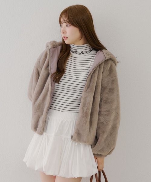 continuer de NICE CLAUP(コンティニューデナイスクラップ)の「ファーボリュームフードパーカー(ブルゾン・レディース・アイボリー/ピンクベージュ/ブラック/モカ・FREE)」の13枚目の写真