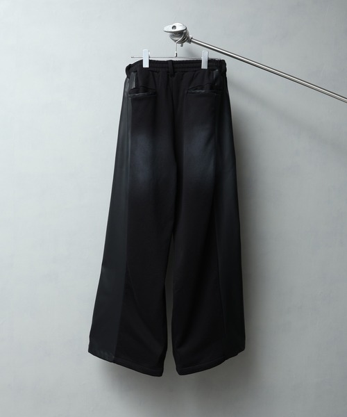 welise（ウェライズ）の「【welise/ウェライズ】PUレザー×スウェット ダブルヴィンテージ加工 リメイクライクワイドパンツ（その他パンツ・メンズ・チャコールグレー/ブラック/ブラウン・S/M/L）」の19枚目の写真