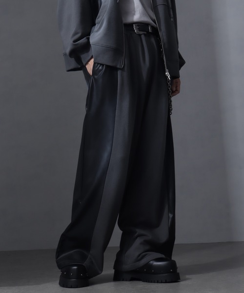welise（ウェライズ）の「【welise/ウェライズ】PUレザー×スウェット ダブルヴィンテージ加工 リメイクライクワイドパンツ（その他パンツ・メンズ・チャコールグレー/ブラック/ブラウン・S/M/L）」の10枚目の写真