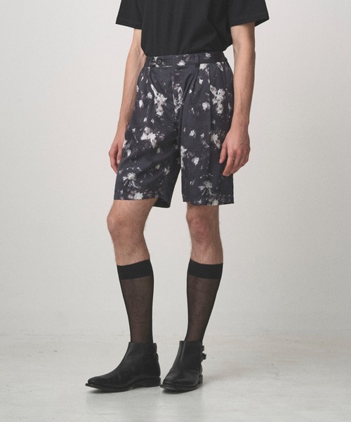 Juha(ユハ)の「FLORAL EASY SHORTS(その他パンツ・メンズ・ブラック/ホワイト・2/3/4)」の1枚目の写真