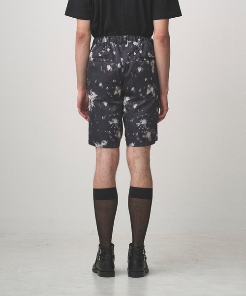Juha(ユハ)の「FLORAL EASY SHORTS(その他パンツ・メンズ・ブラック/ホワイト・2/3/4)」の5枚目の写真