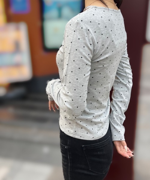 DIP IN CHOCOLATE(ディップインチョコレート)の「ドット柄リボンタイロングスリーブトップス【DIP IN CHOCOLATE】(Tシャツ/カットソー・レディース・オフホワイト/グレー/ブラック/チャコールグレー・F)」の11枚目の写真