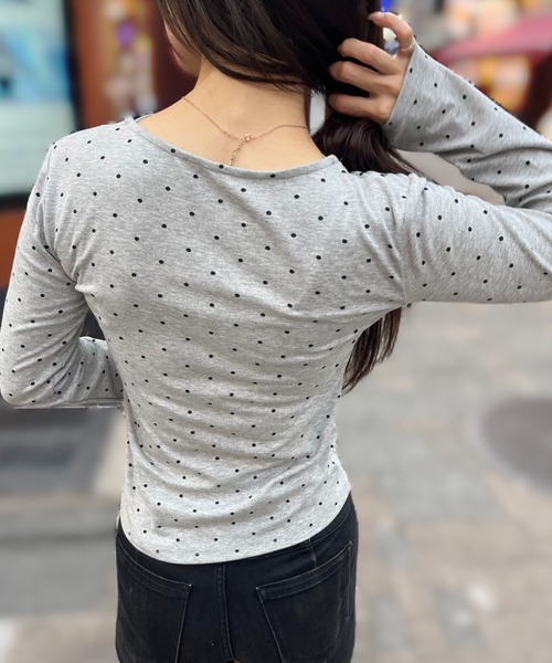 DIP IN CHOCOLATE(ディップインチョコレート)の「ドット柄リボンタイロングスリーブトップス【DIP IN CHOCOLATE】(Tシャツ/カットソー・レディース・オフホワイト/グレー/ブラック/チャコールグレー・F)」の12枚目の写真